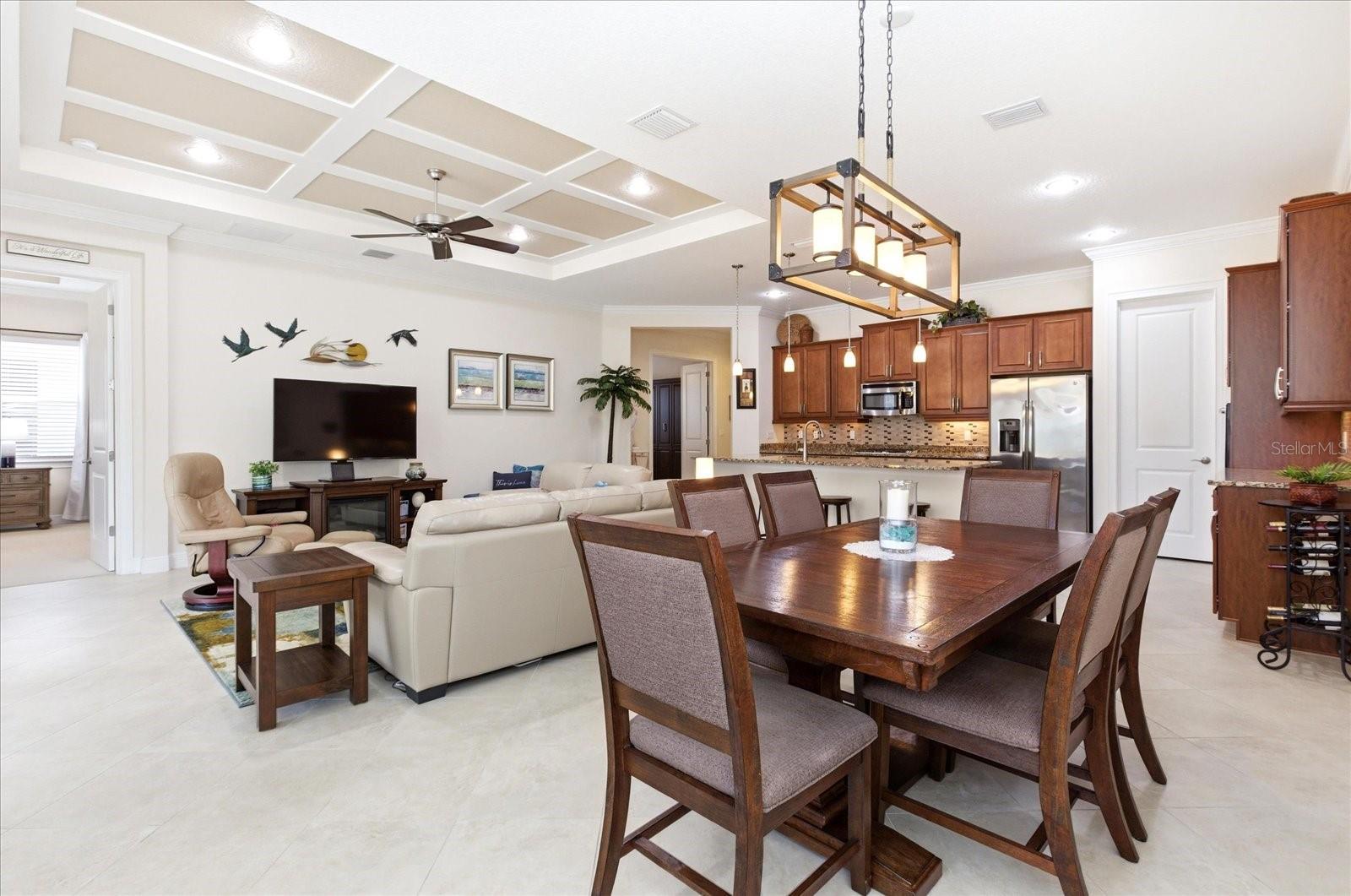 Image 15 of 39 For 911 Victoria Hills Drive S