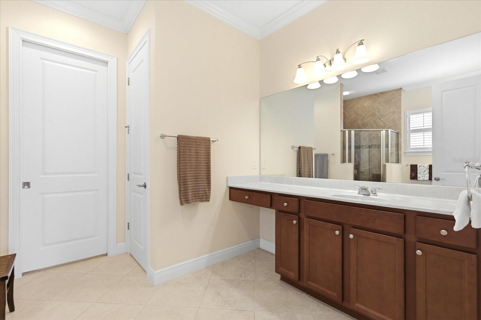 Image 18 of 39 For 911 Victoria Hills Drive S