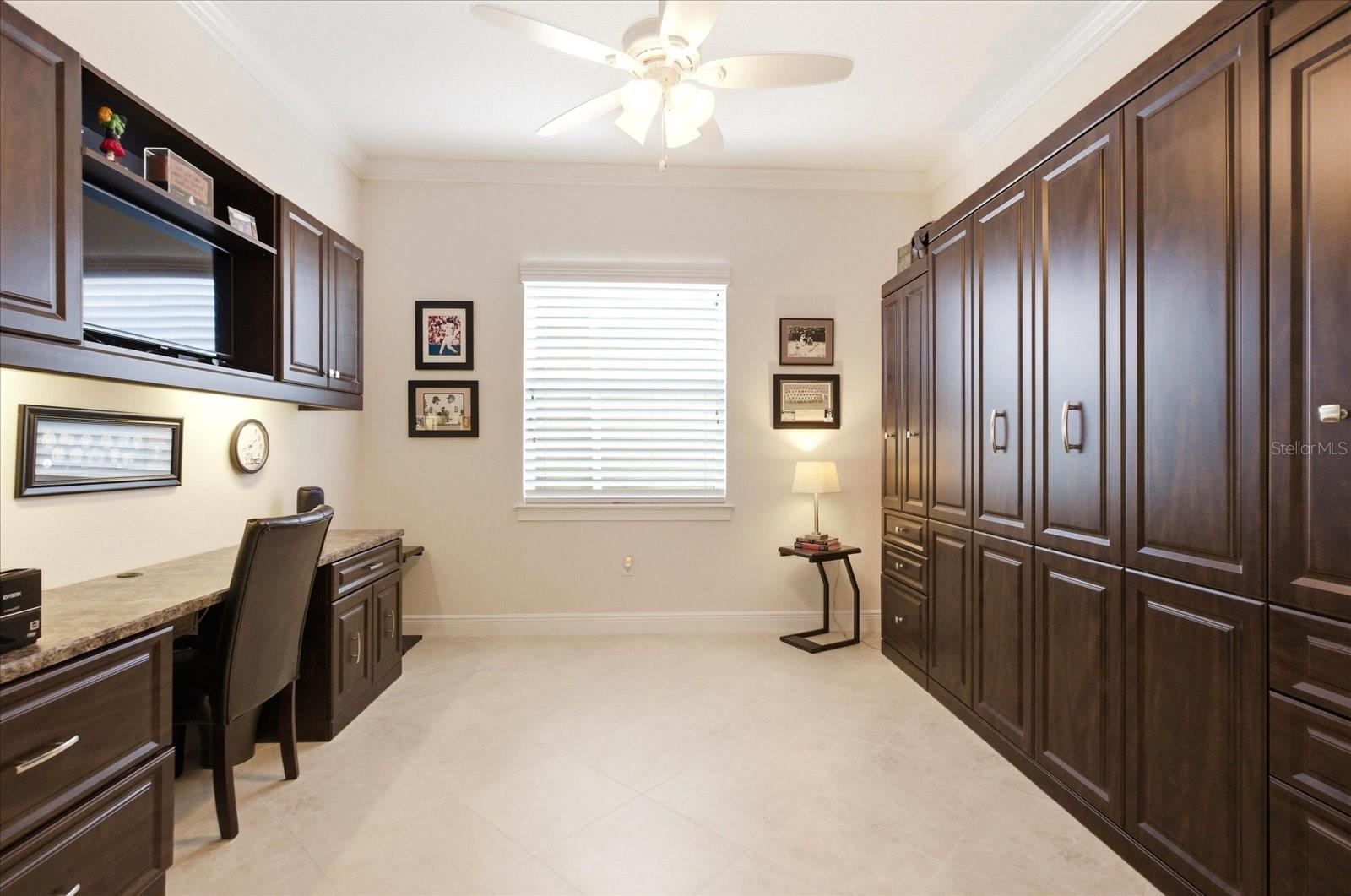 Image 21 of 39 For 911 Victoria Hills Drive S