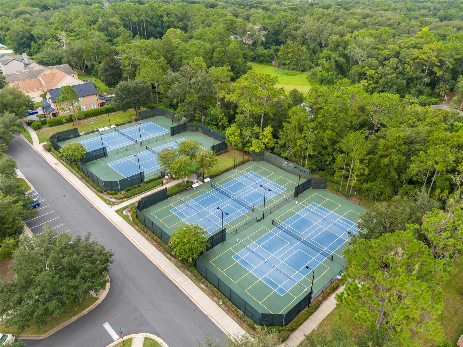 Image 34 of 39 For 911 Victoria Hills Drive S