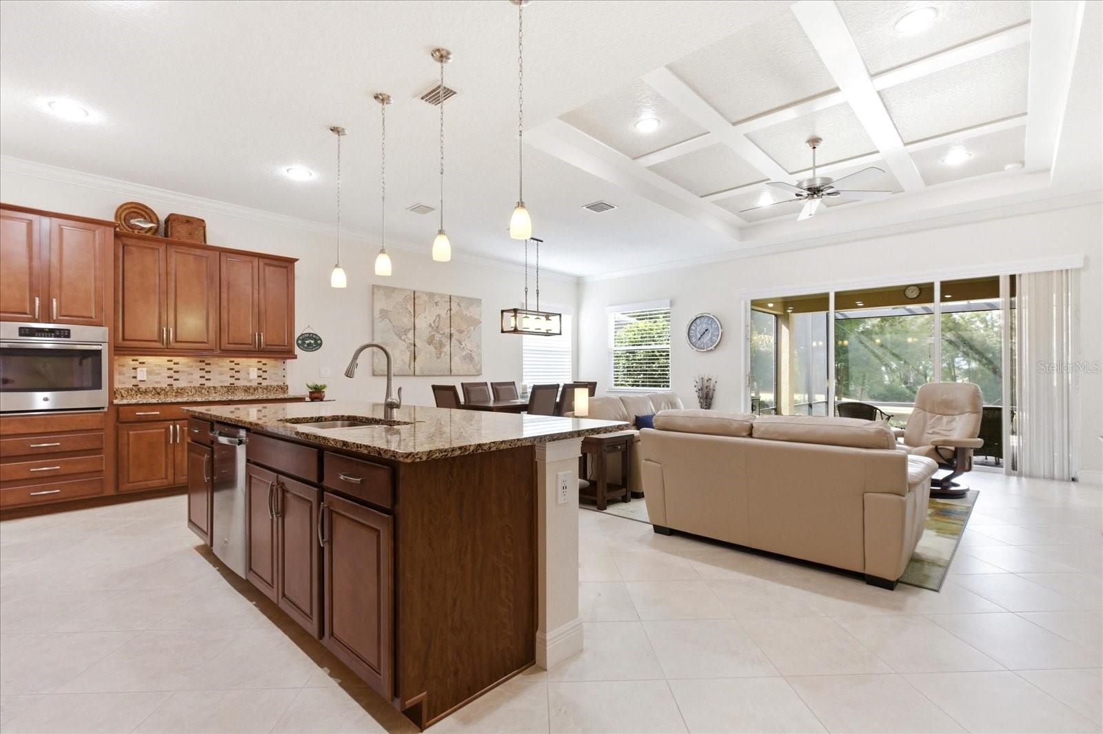 Image 7 of 39 For 911 Victoria Hills Drive S