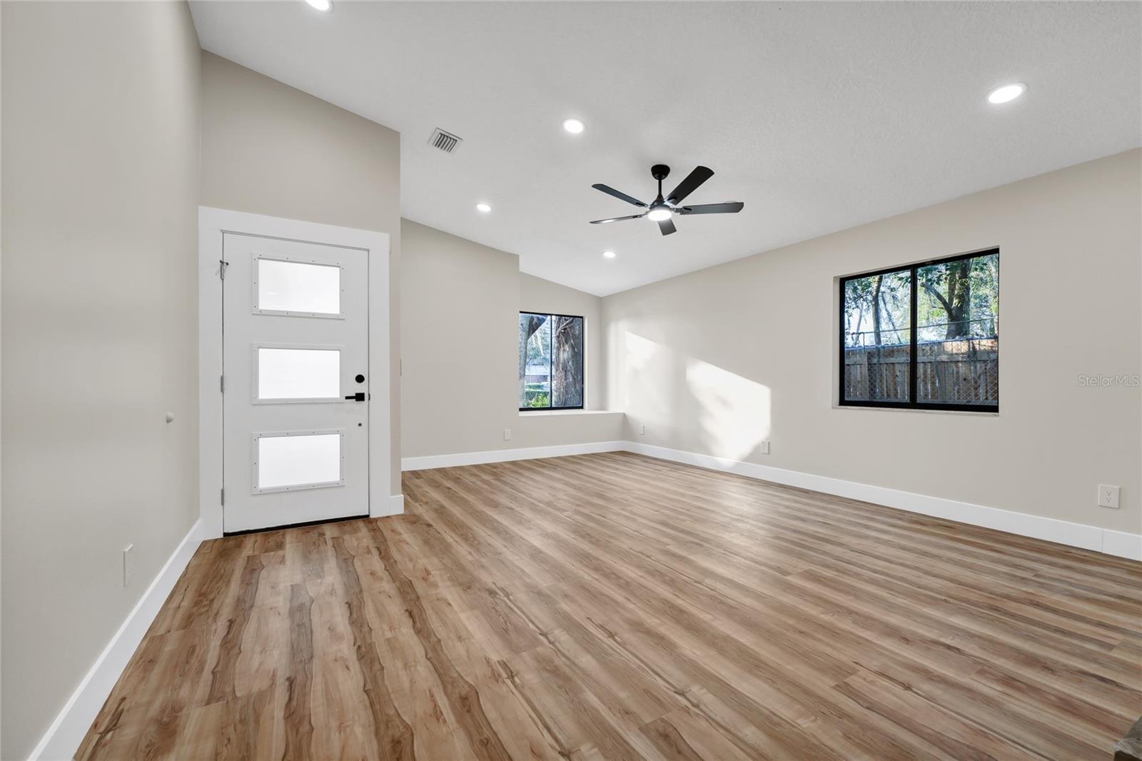 Image 11 of 50 For 149 Mellonville Avenue