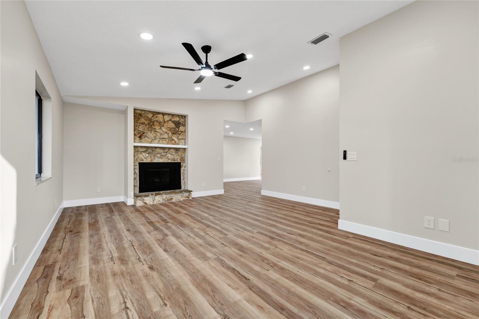 Image 12 of 50 For 149 Mellonville Avenue