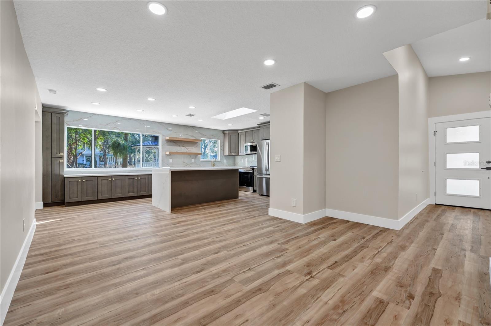 Image 13 of 50 For 149 Mellonville Avenue