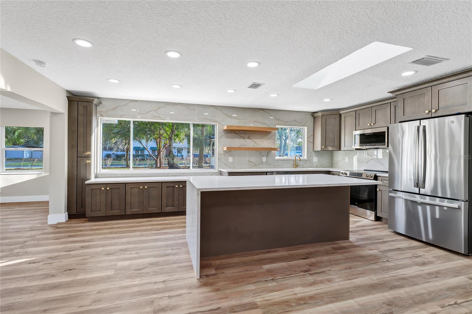 Image 14 of 50 For 149 Mellonville Avenue