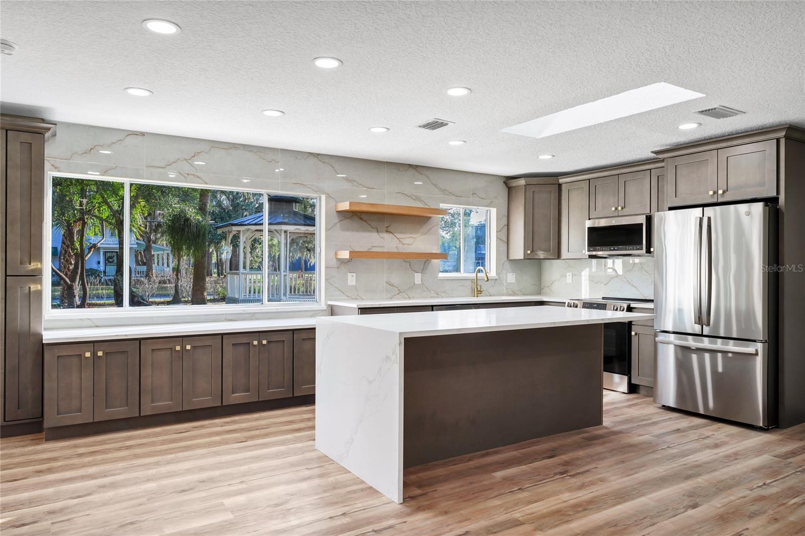 Image 15 of 50 For 149 Mellonville Avenue