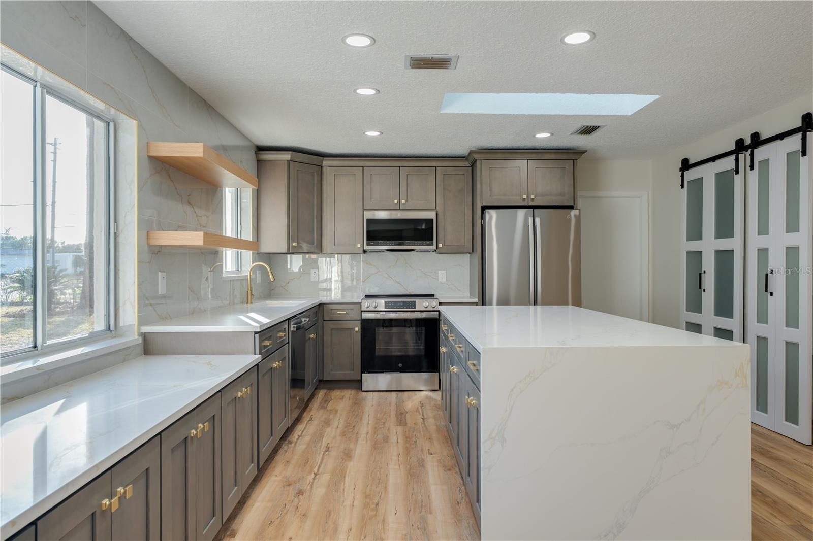 Image 21 of 50 For 149 Mellonville Avenue