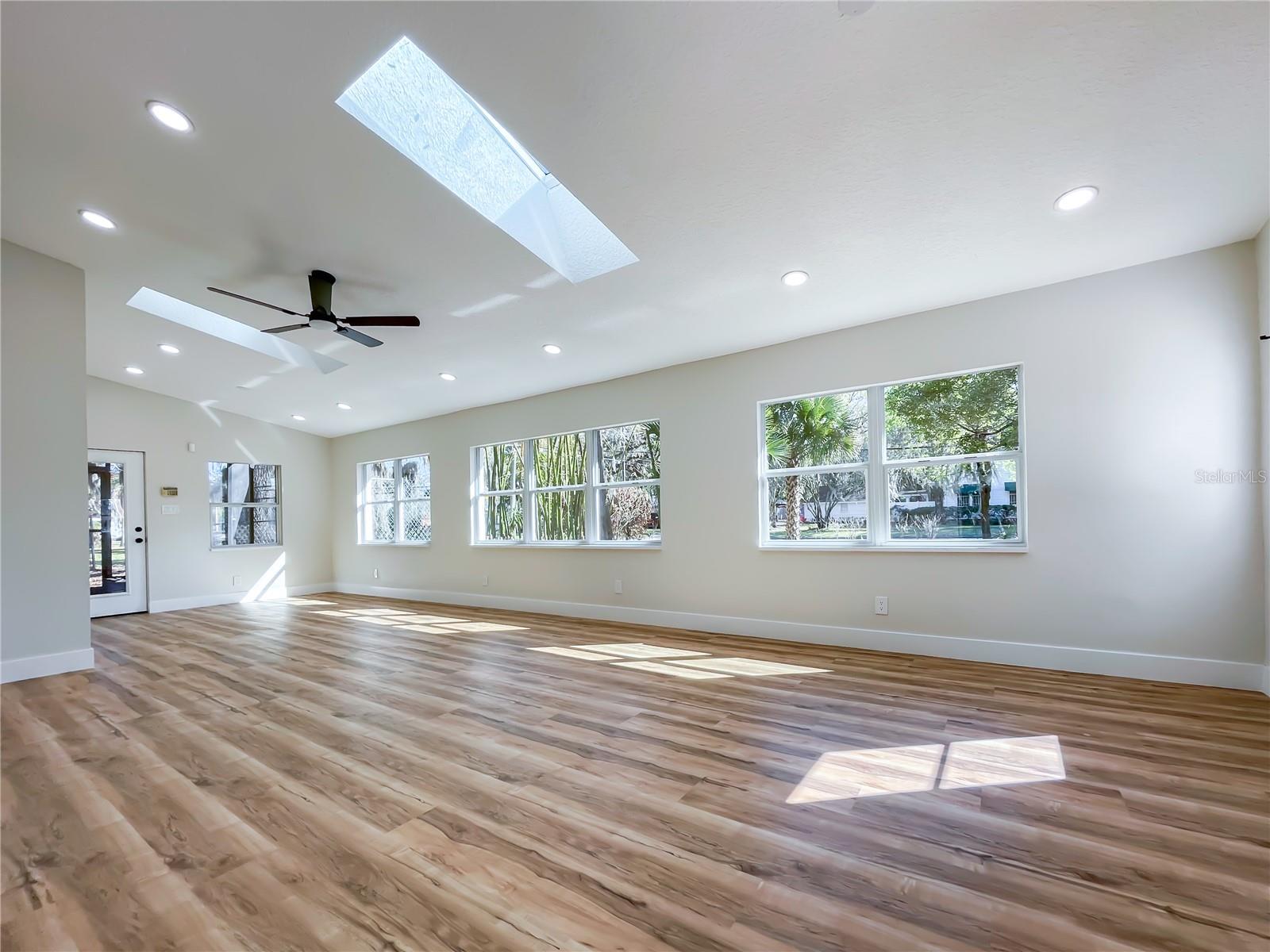 Image 26 of 50 For 149 Mellonville Avenue