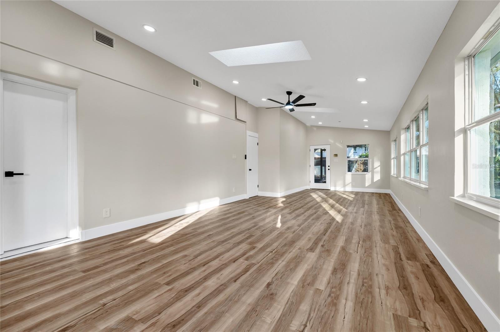 Image 27 of 50 For 149 Mellonville Avenue