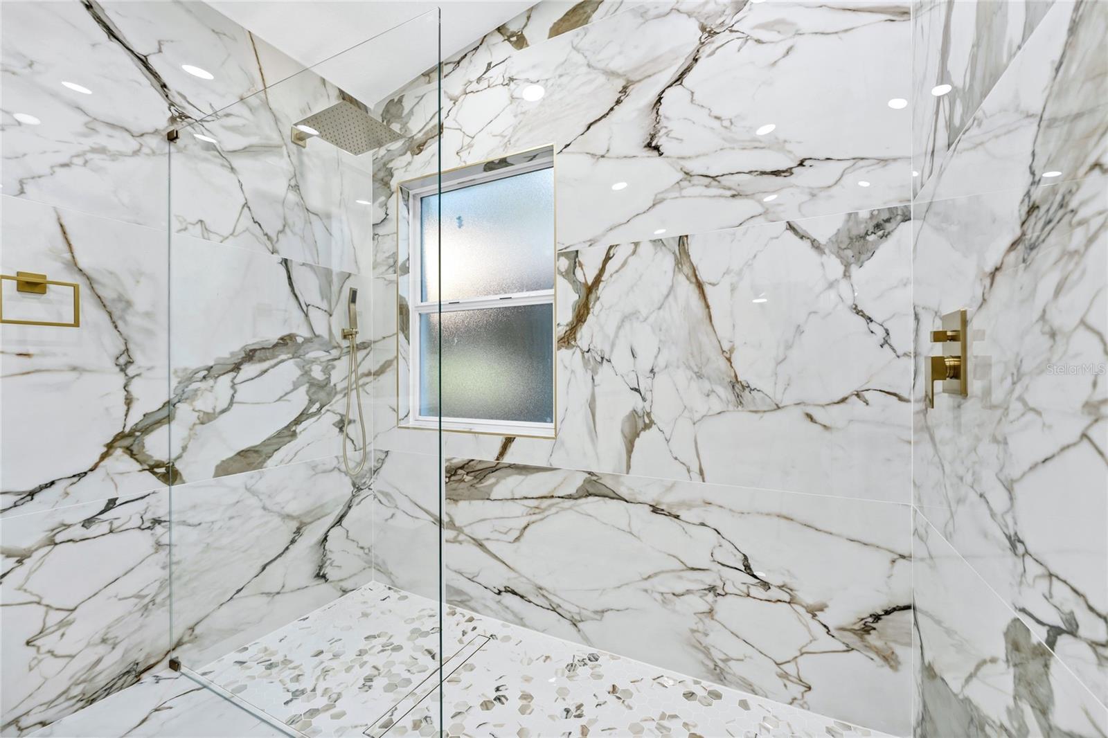 Image 34 of 50 For 149 Mellonville Avenue