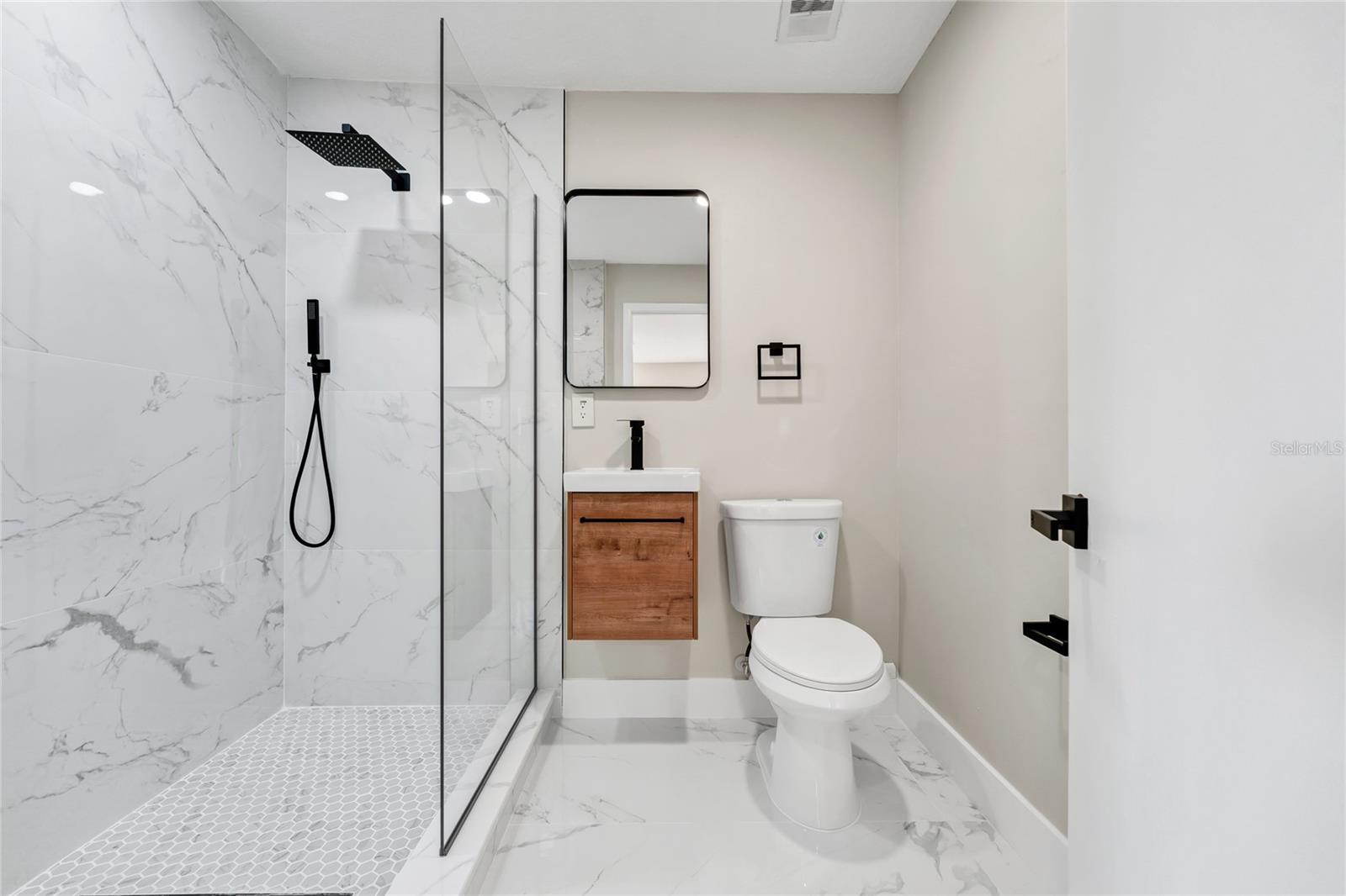 Image 37 of 50 For 149 Mellonville Avenue