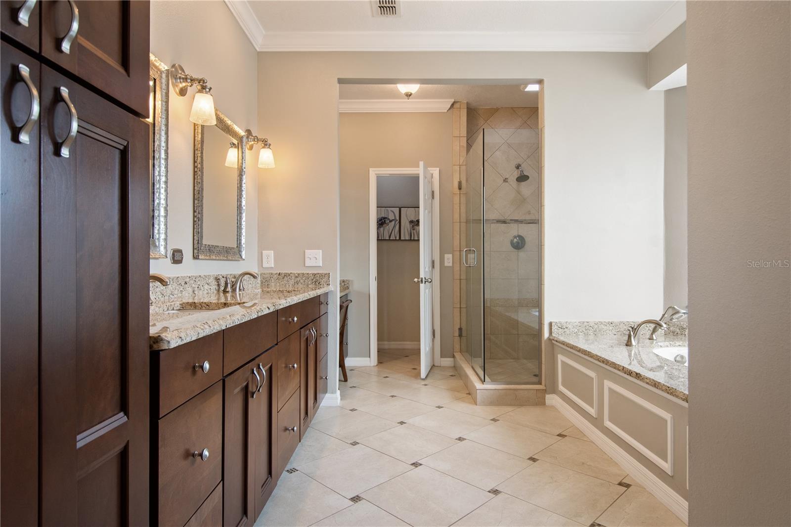 Image 22 of 33 For 7131 Shady Wood Lane