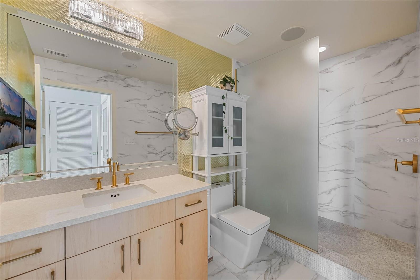 Image 10 of 13 For 155 Court Avenue 1507