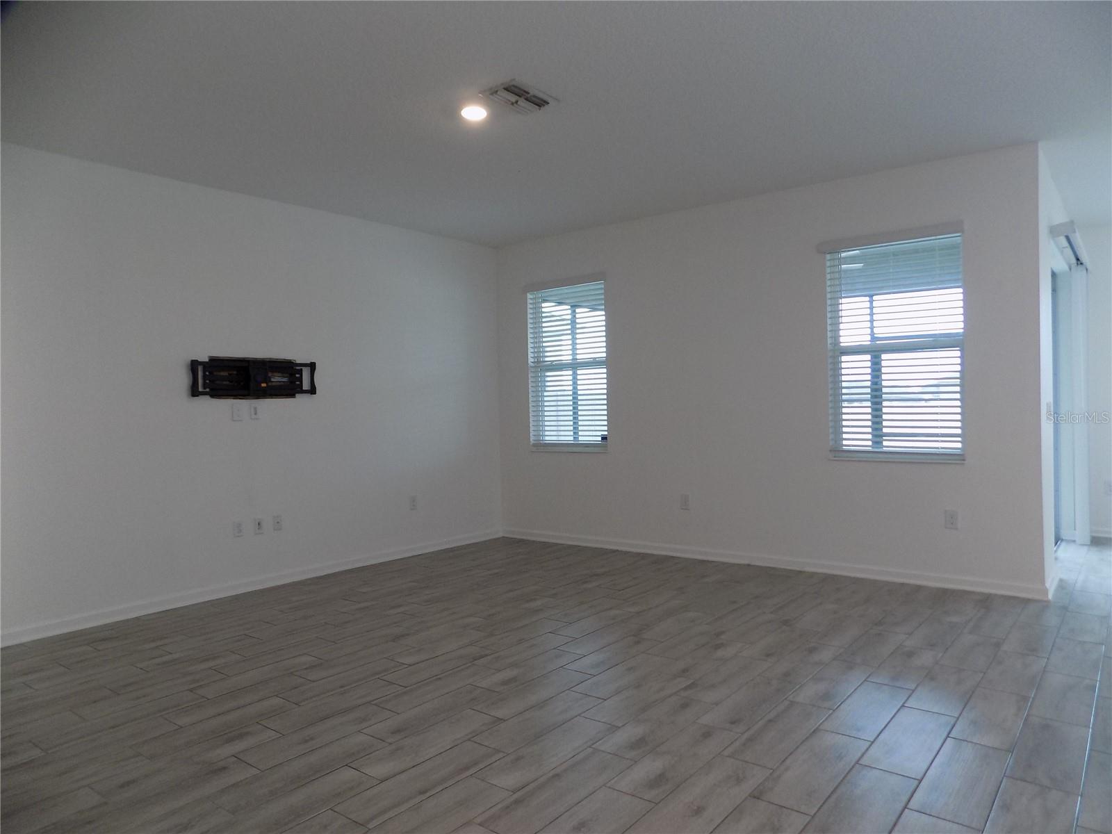 Image 17 of 34 For 1713 Chatsworth Circle