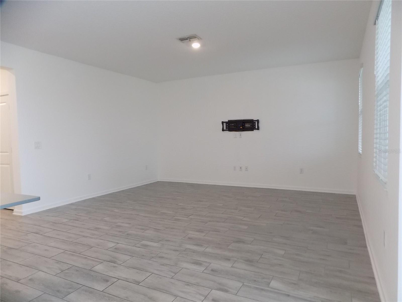 Image 18 of 34 For 1713 Chatsworth Circle