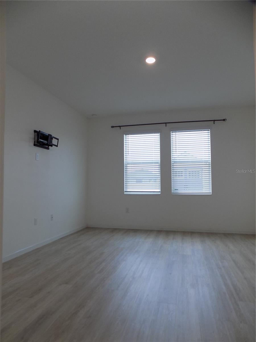 Image 22 of 34 For 1713 Chatsworth Circle