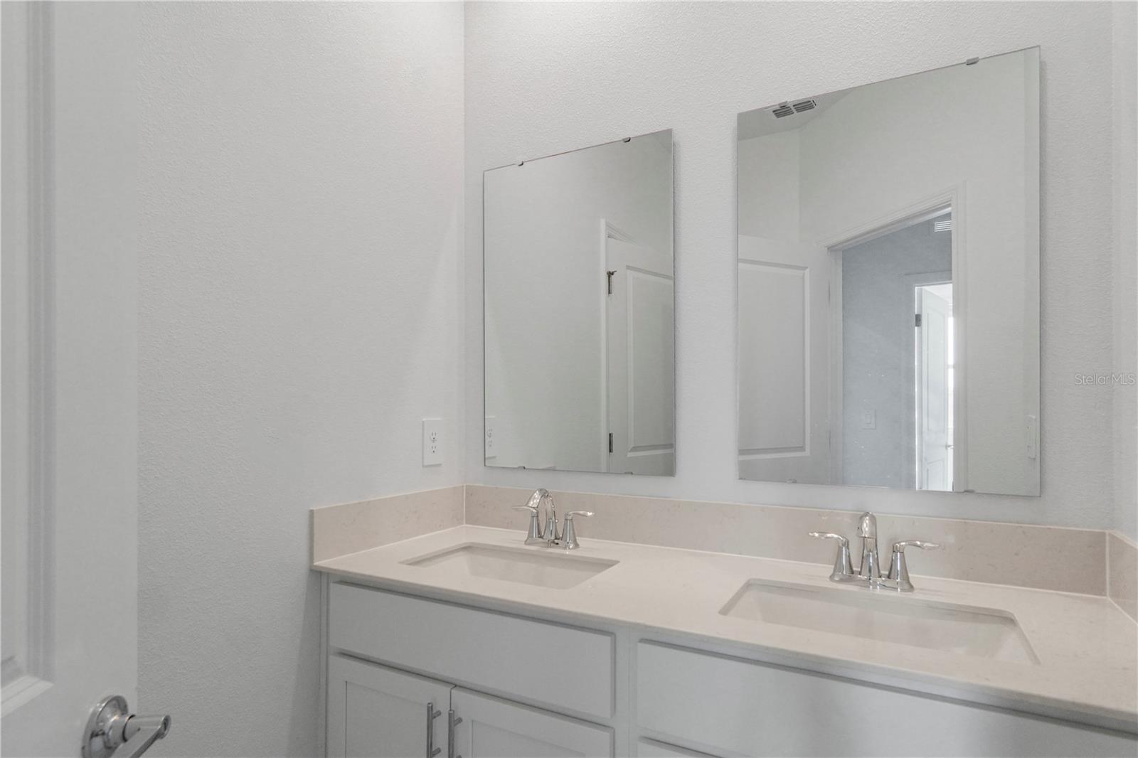 Image 32 of 45 For 6088 Zen Way