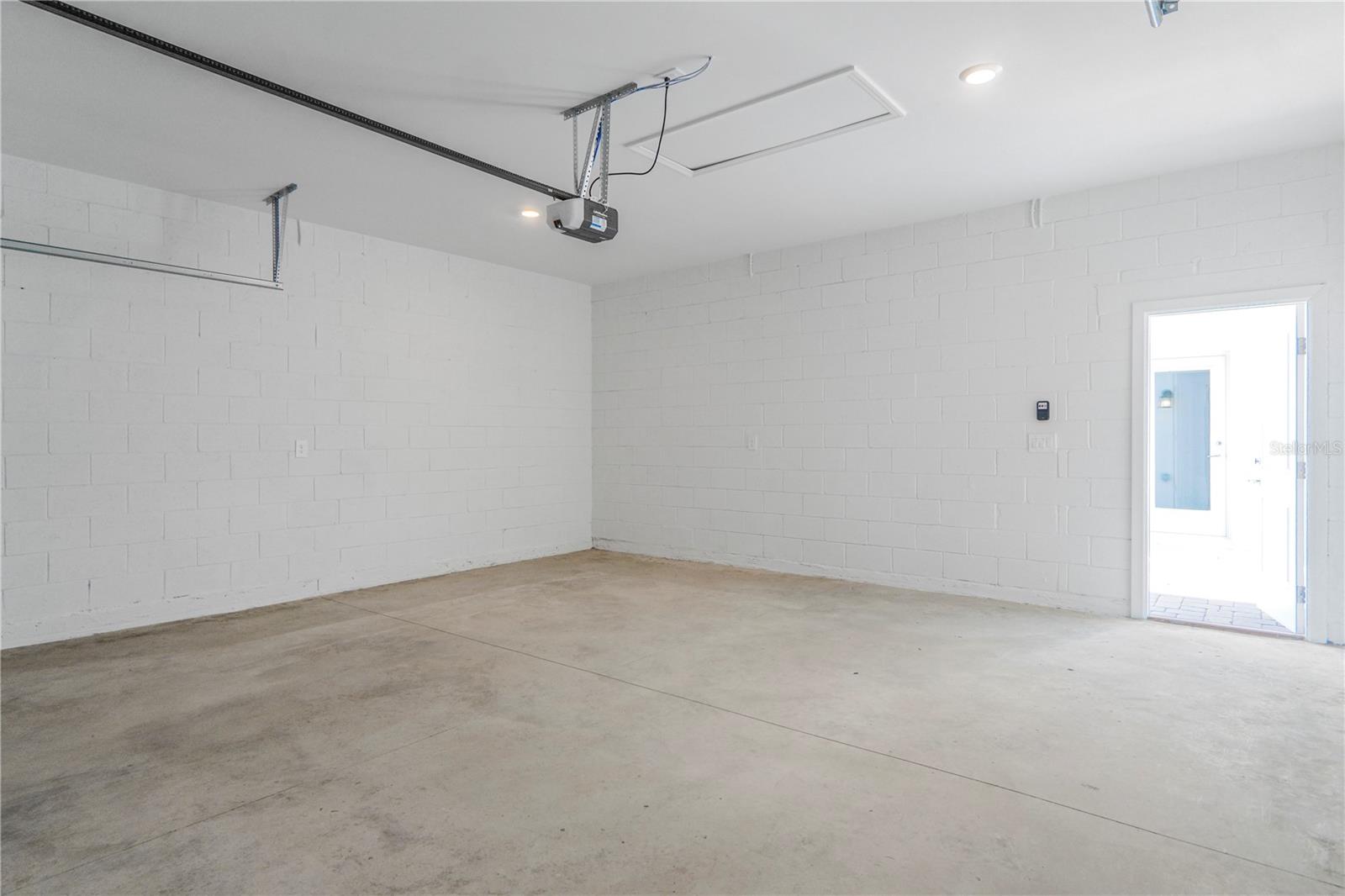 Image 36 of 45 For 6088 Zen Way