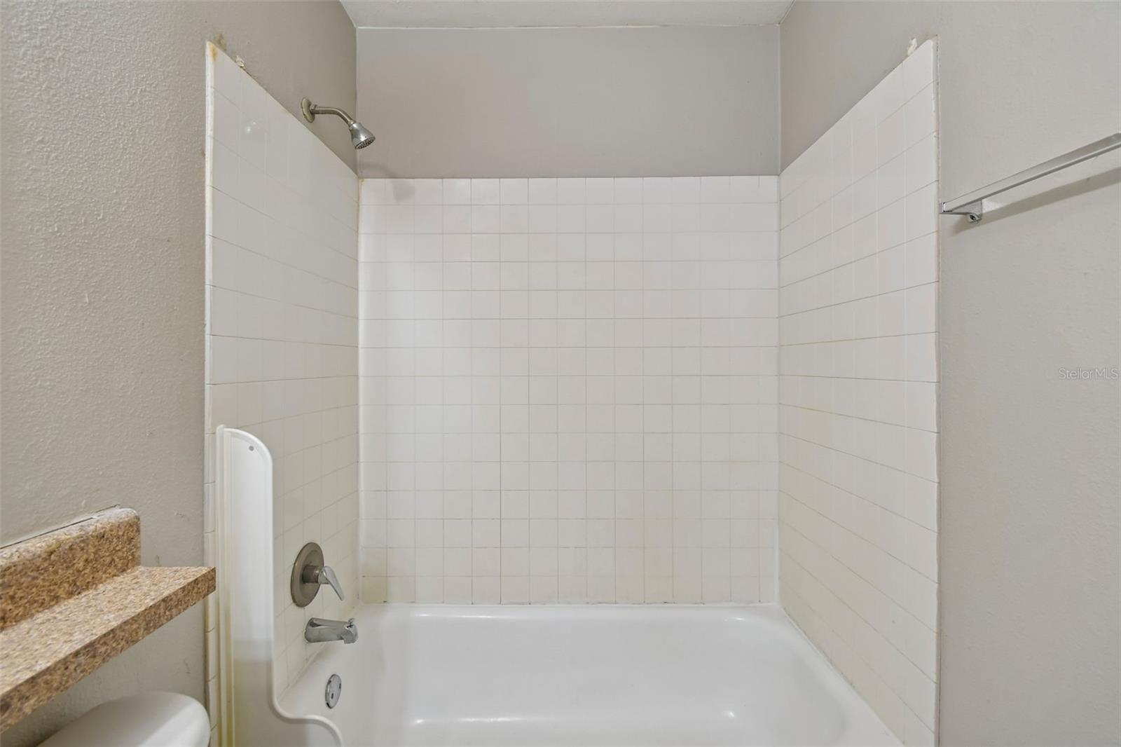 Image 28 of 82 For 1695 Lee Road E215