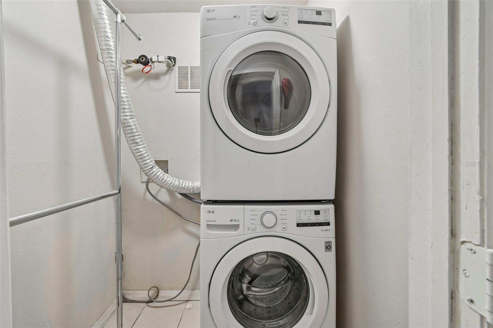 Image 39 of 82 For 1695 Lee Road E215