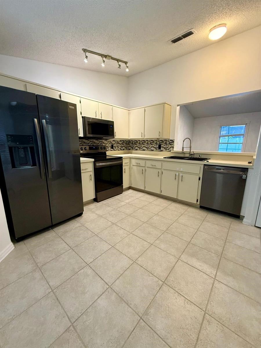 Image 5 of 27 For 8143 Chelsworth Drive