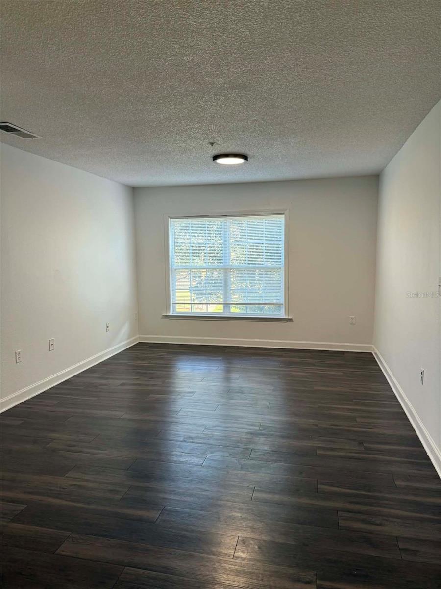 Image 3 of 17 For 2059 Dixie Belle Drive 2059p