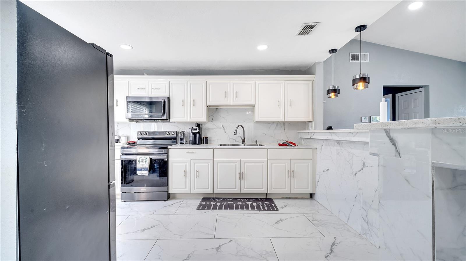 Image 11 of 19 For 5313 Broken Pine Circle