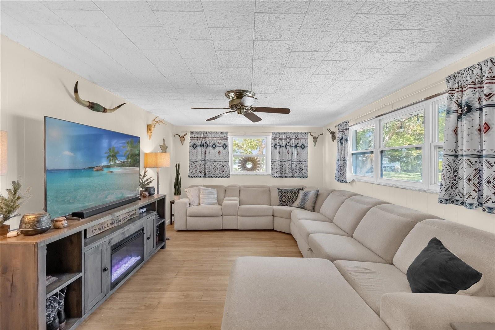 Image 5 of 55 For 2814 Sheriff Way