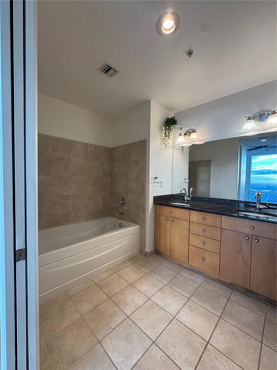 Image 24 of 40 For 150 Robinson Street 3206