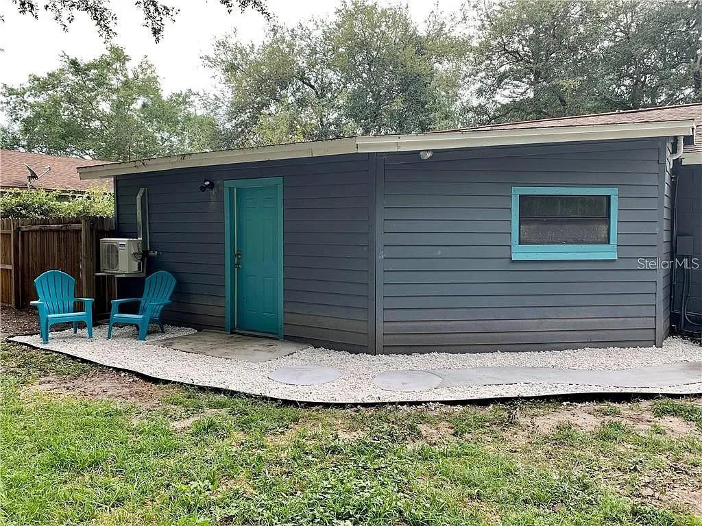 Image 2 of 11 For 899 Rich Drive