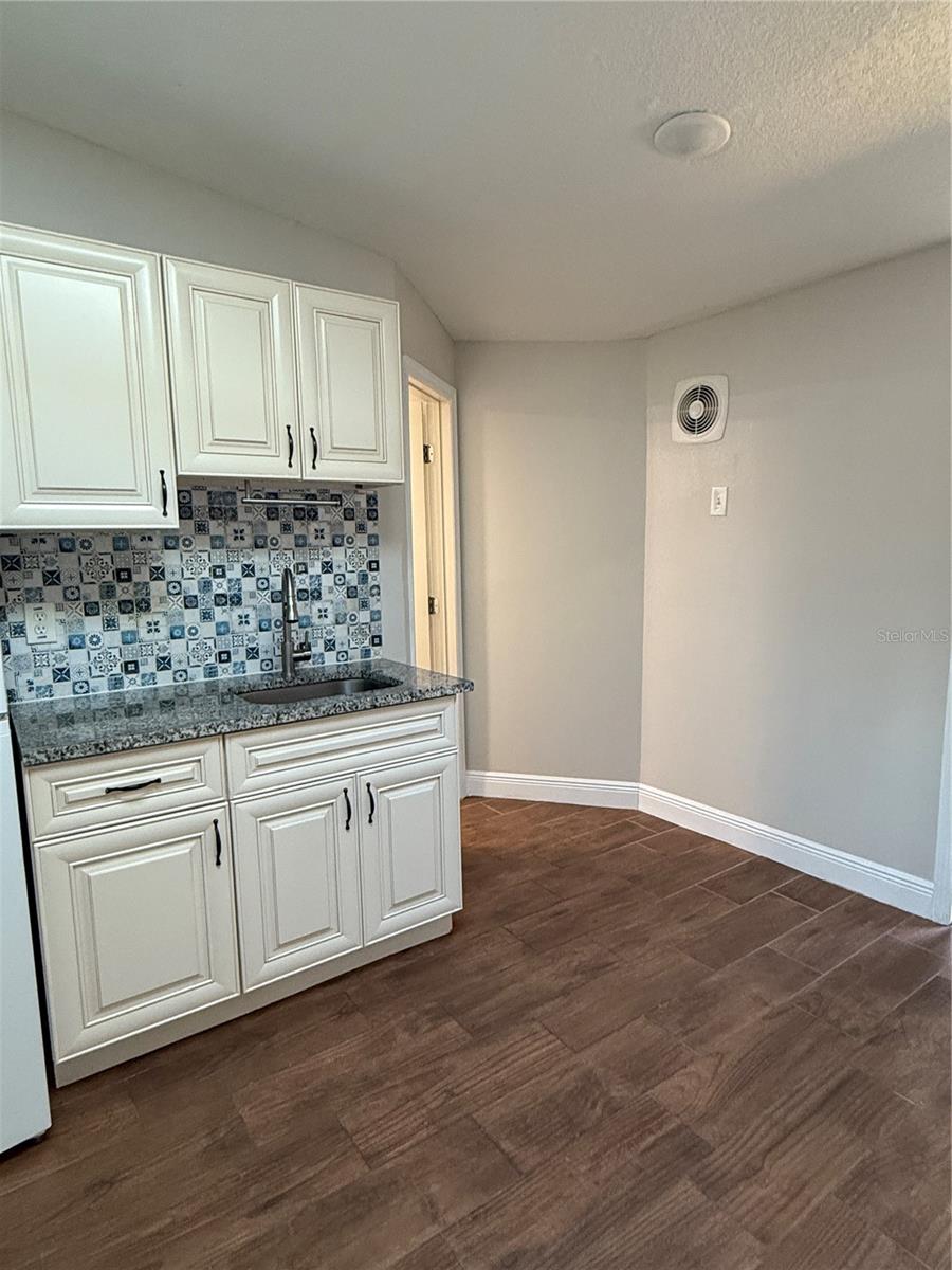 Image 7 of 11 For 899 Rich Drive