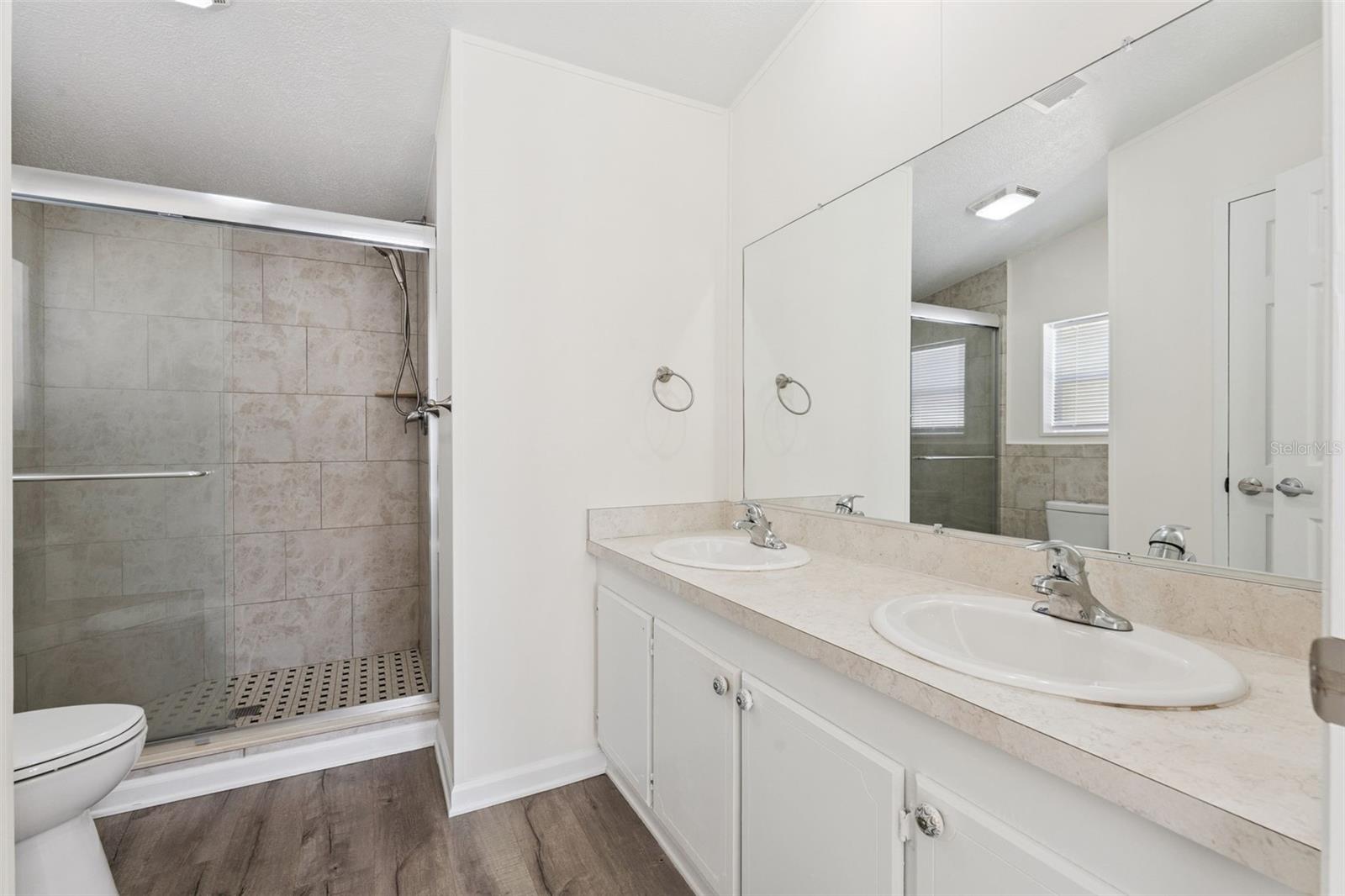 Image 15 of 39 For 175 Coleman Street