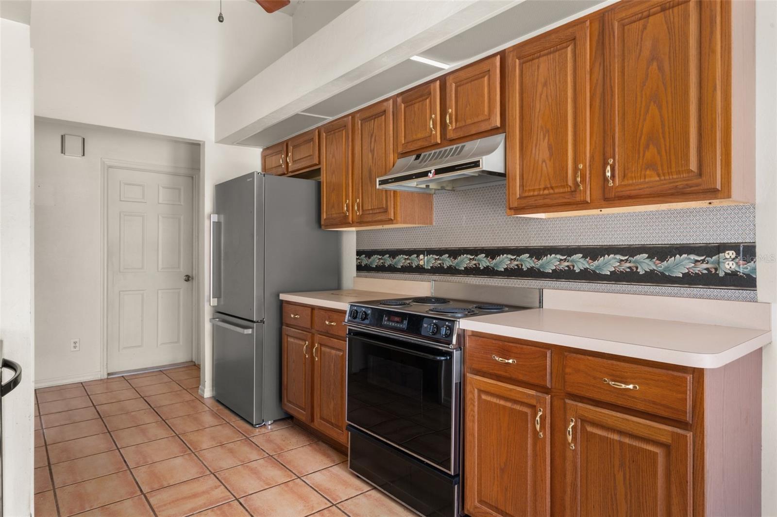 Image 10 of 46 For 2701 Sunrise Drive