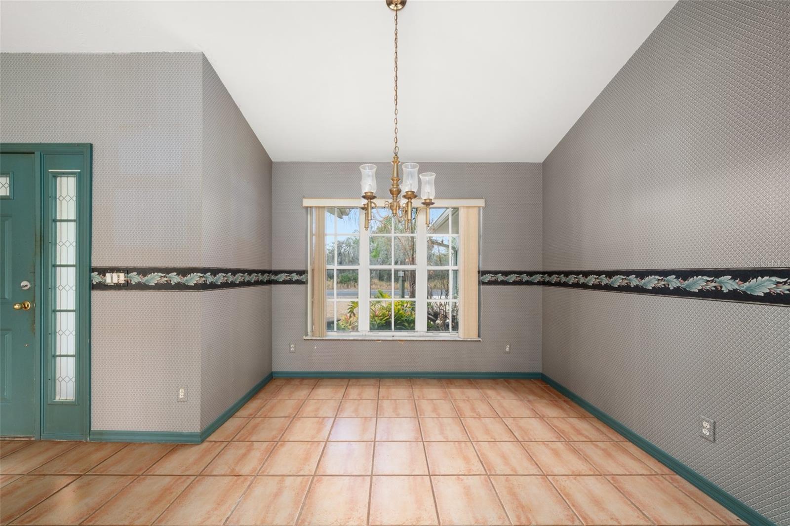 Image 15 of 46 For 2701 Sunrise Drive