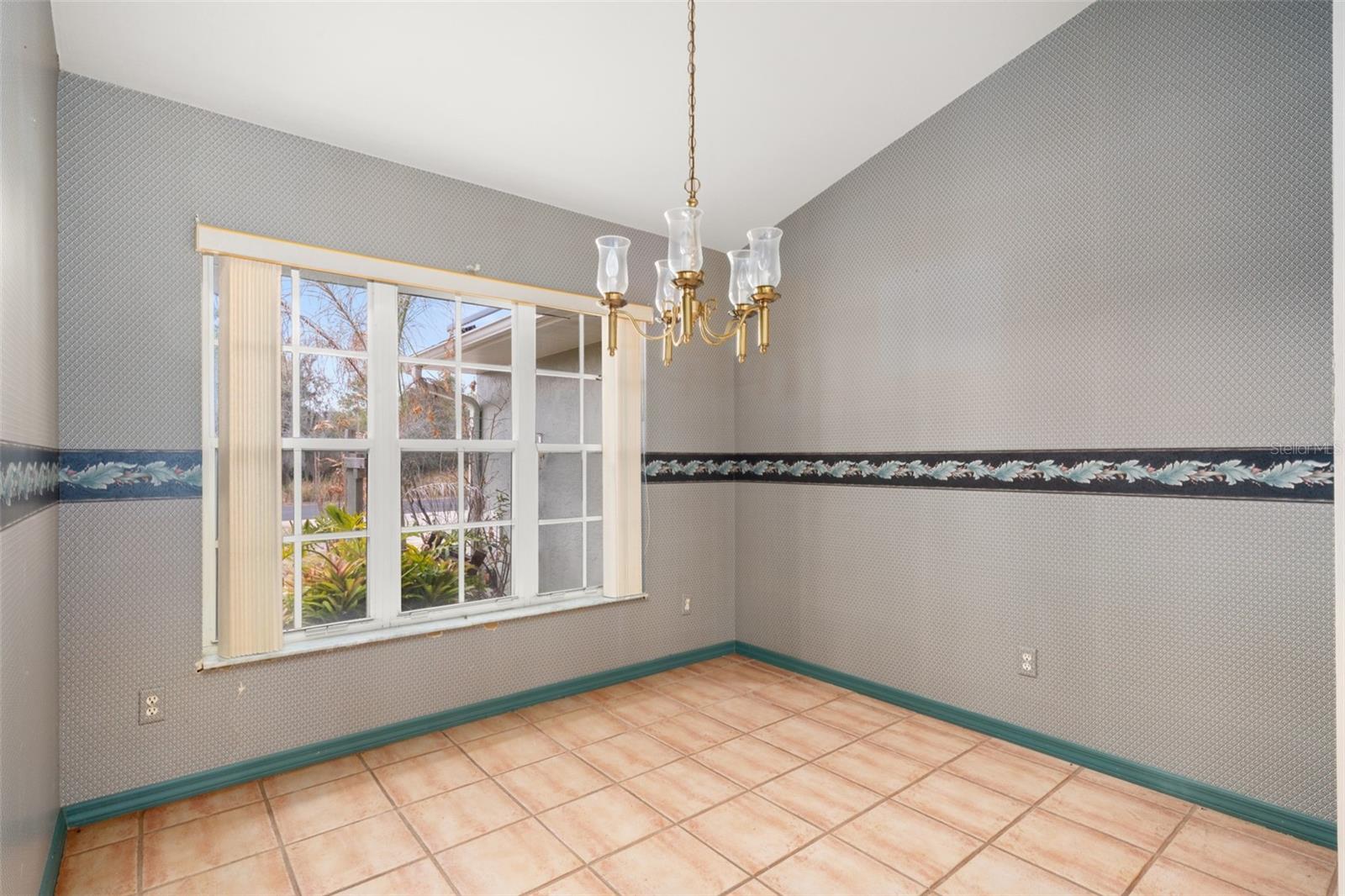 Image 16 of 46 For 2701 Sunrise Drive