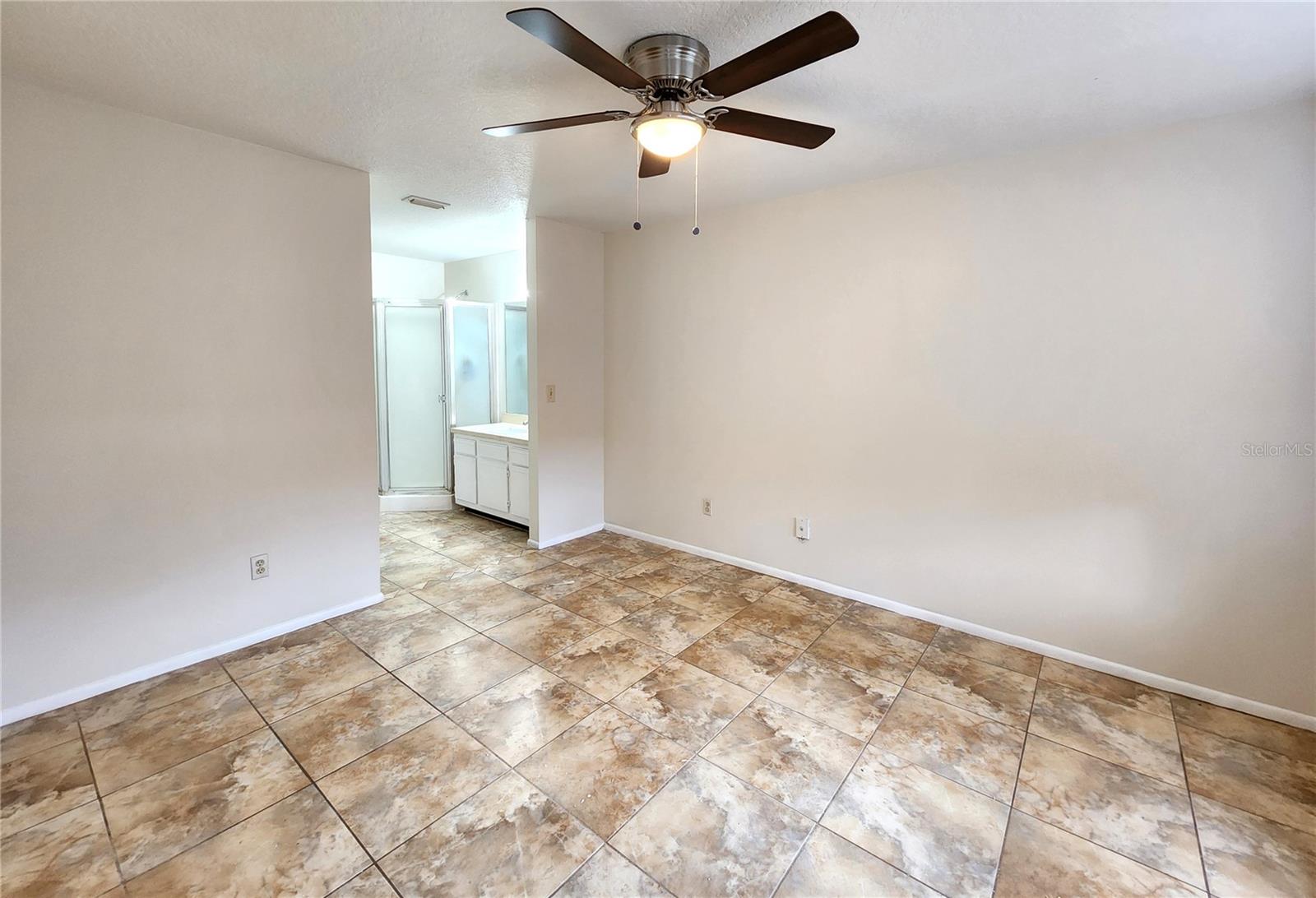 Image 11 of 27 For 2612 Grassy Point Unit 114 Drive 114