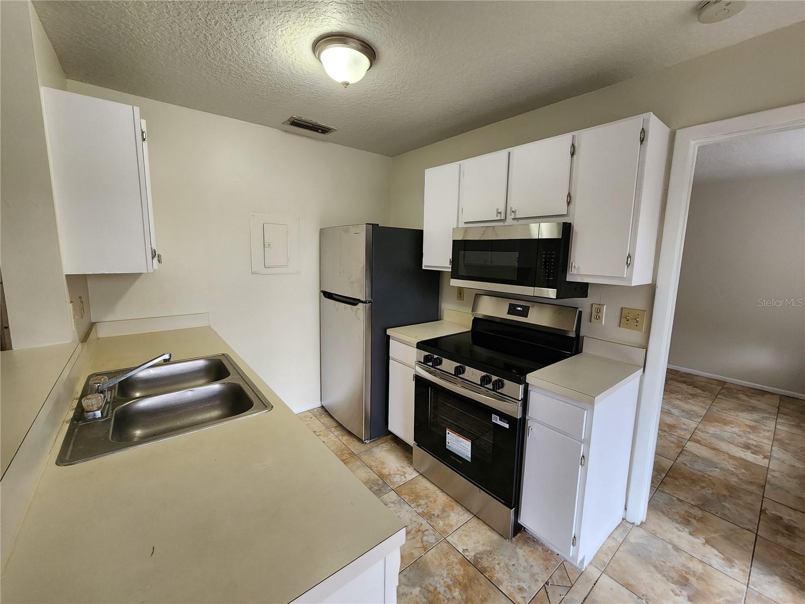 Image 5 of 27 For 2612 Grassy Point Unit 114 Drive 114