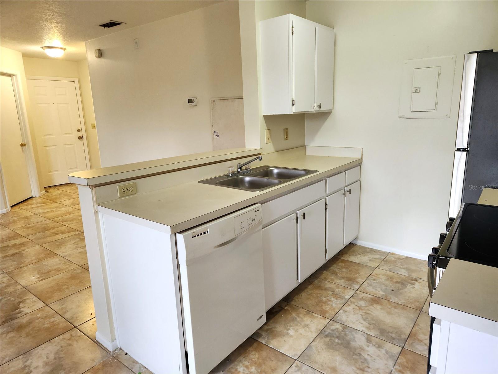 Image 6 of 27 For 2612 Grassy Point Unit 114 Drive 114