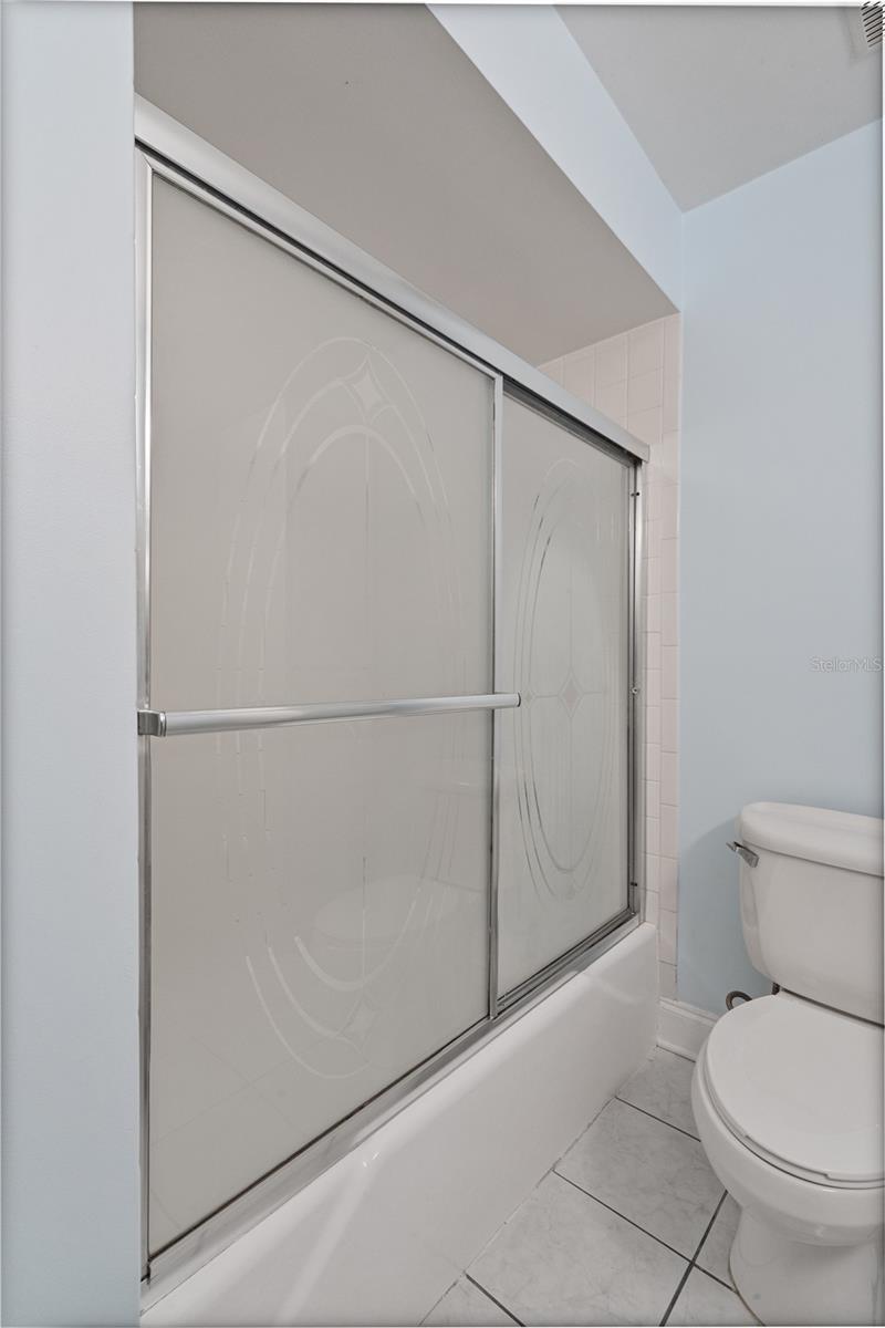 Image 20 of 27 For 1032 Manchester Circle