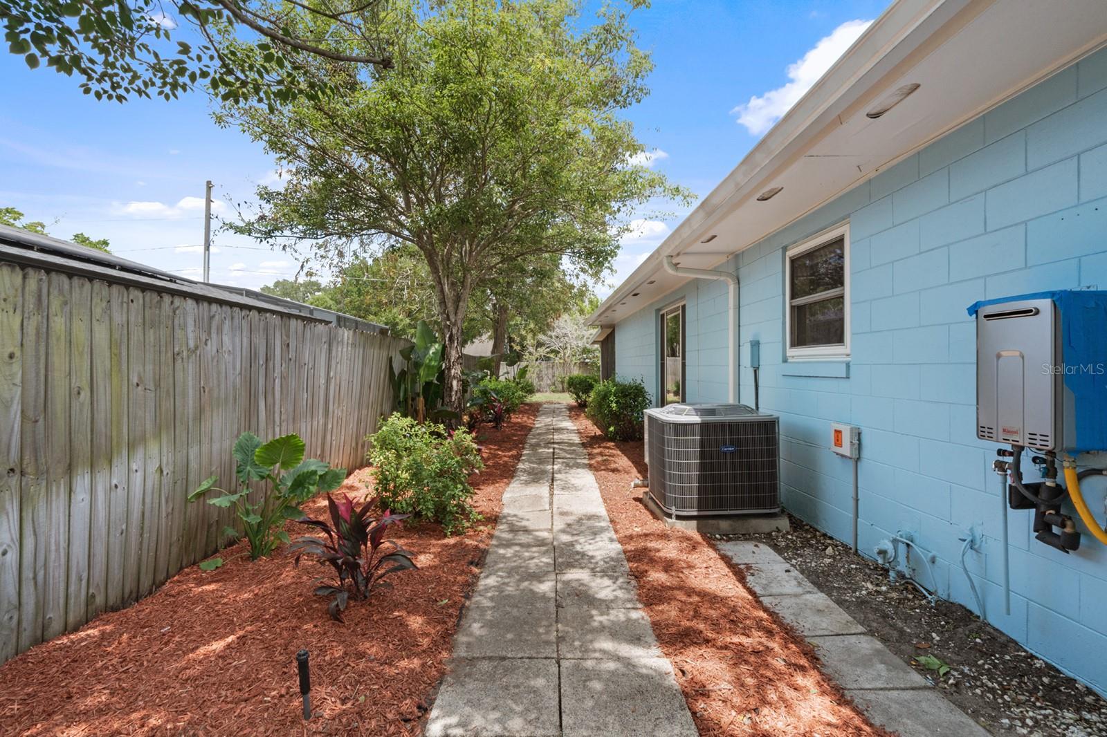 Image 22 of 27 For 1032 Manchester Circle