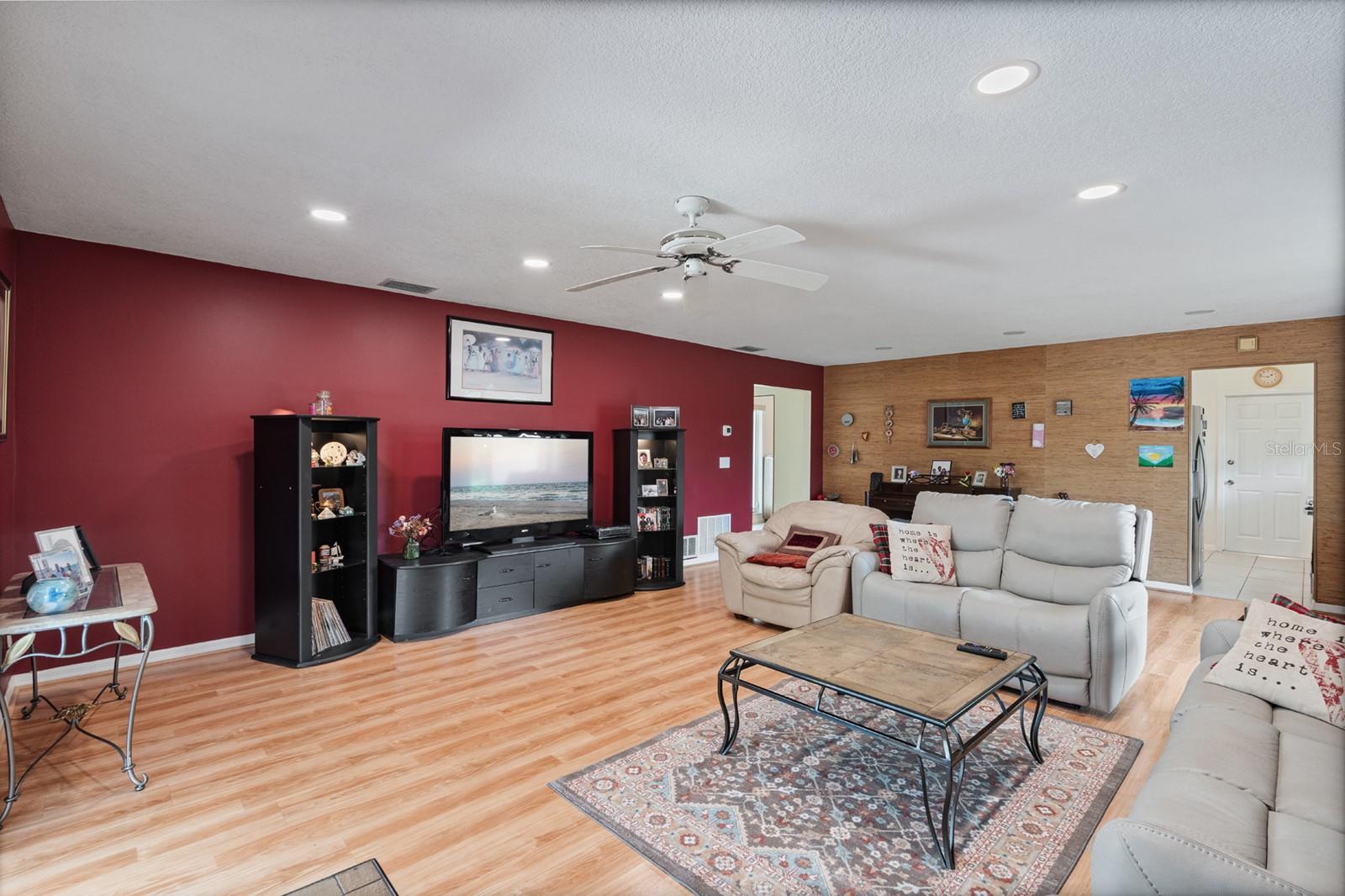 Image 8 of 27 For 1032 Manchester Circle