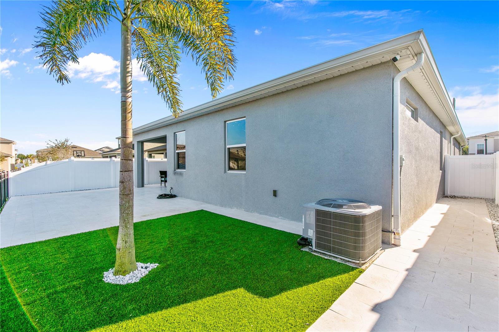 Image 10 of 40 For 11851 Sunsail Avenue