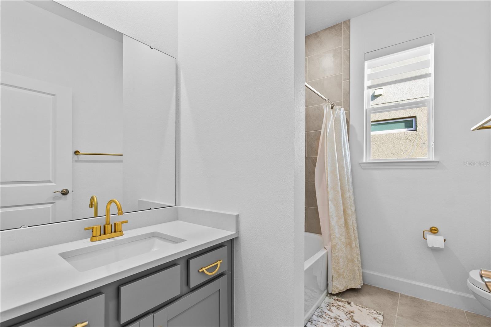 Image 15 of 40 For 11851 Sunsail Avenue