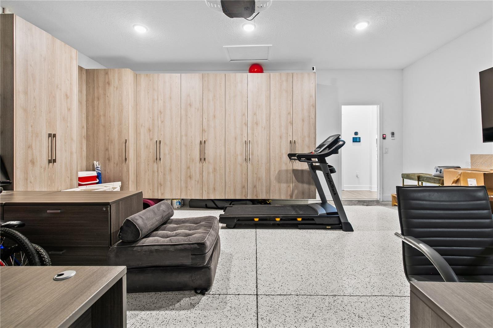 Image 16 of 40 For 11851 Sunsail Avenue