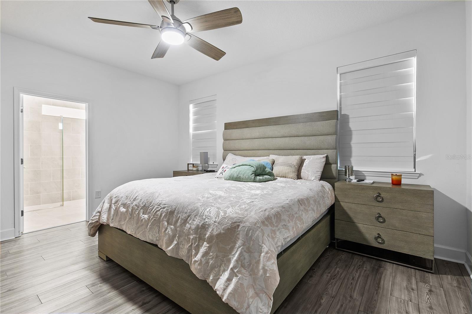 Image 21 of 40 For 11851 Sunsail Avenue