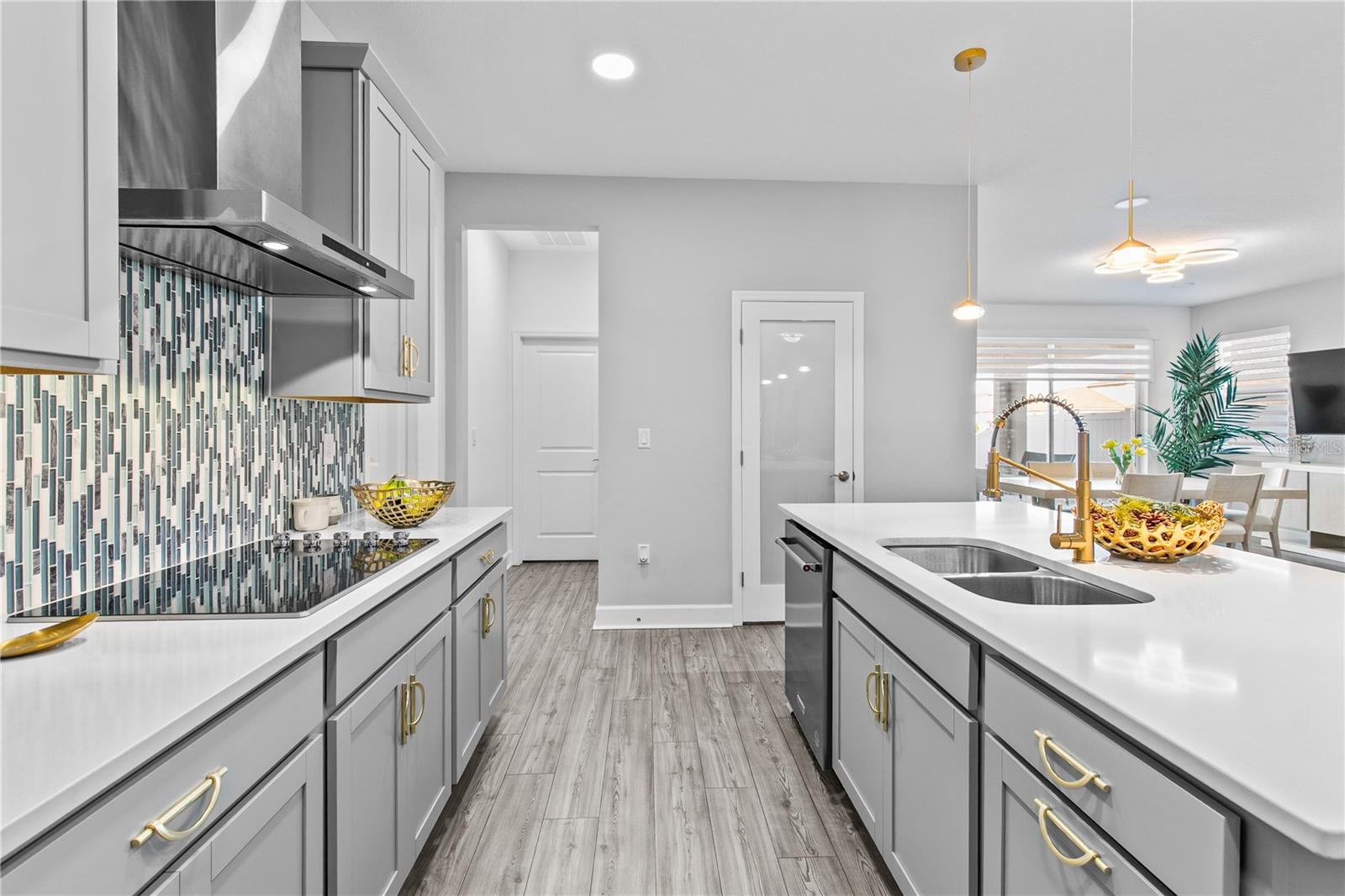 Image 31 of 40 For 11851 Sunsail Avenue