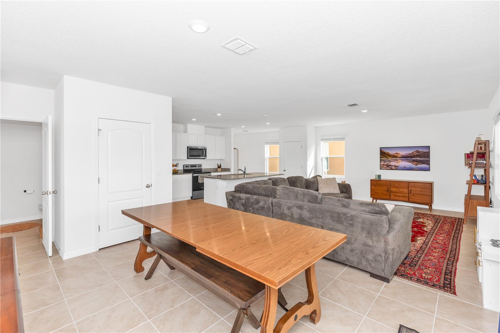 Image 13 of 39 For 3536 Sungrove Circle