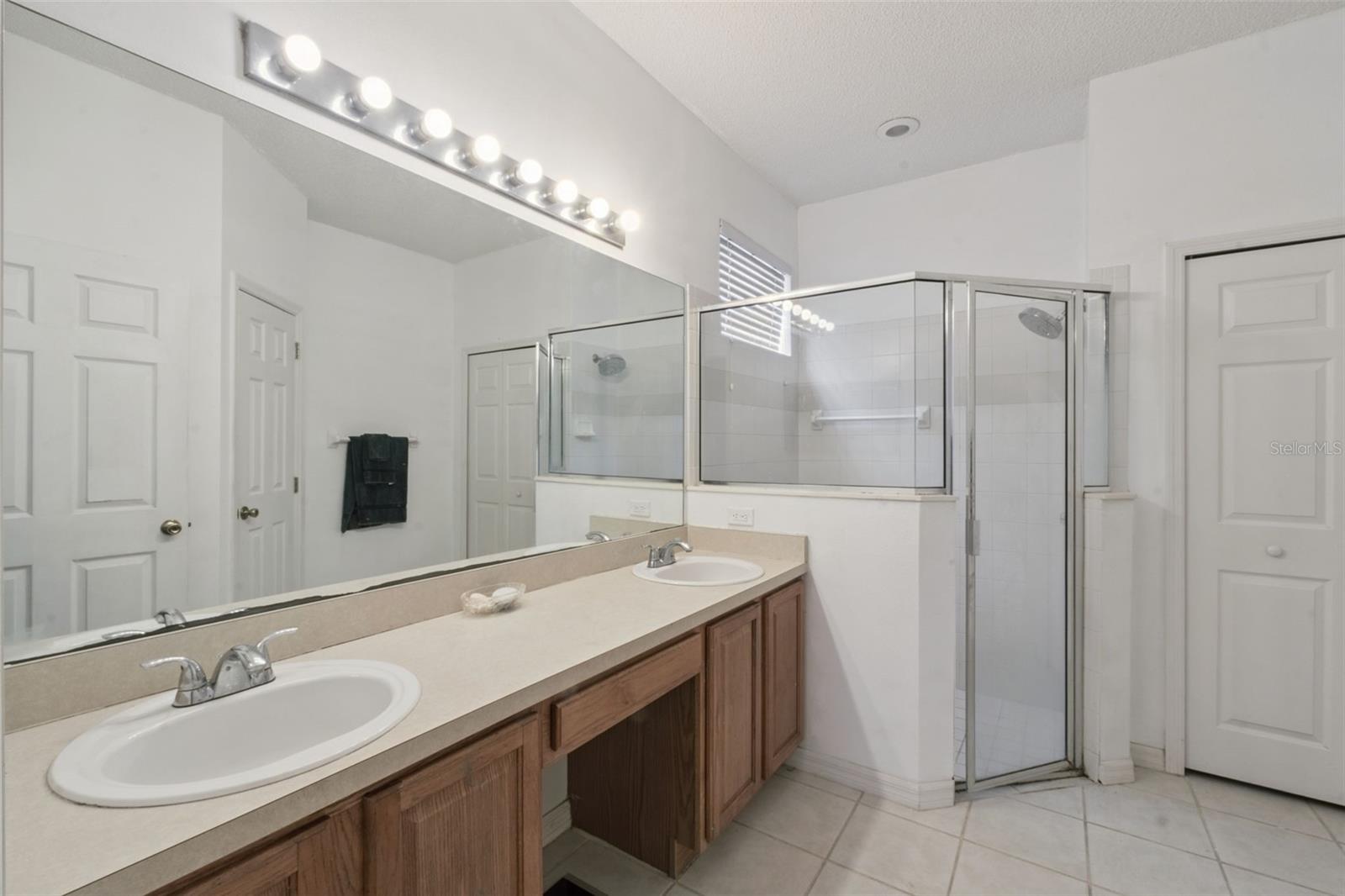 Image 18 of 34 For 367 Hickory Springs Place