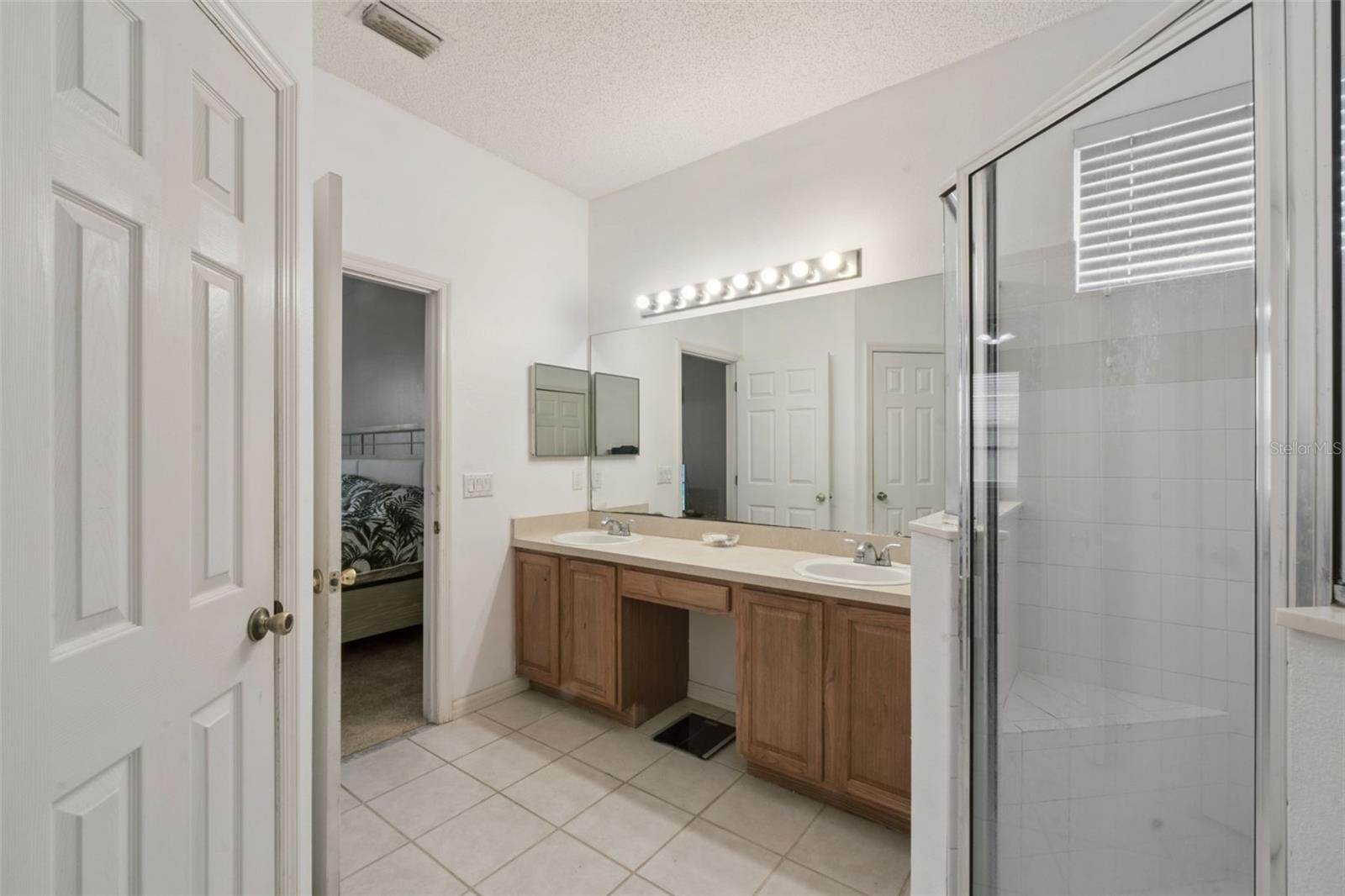 Image 19 of 34 For 367 Hickory Springs Place