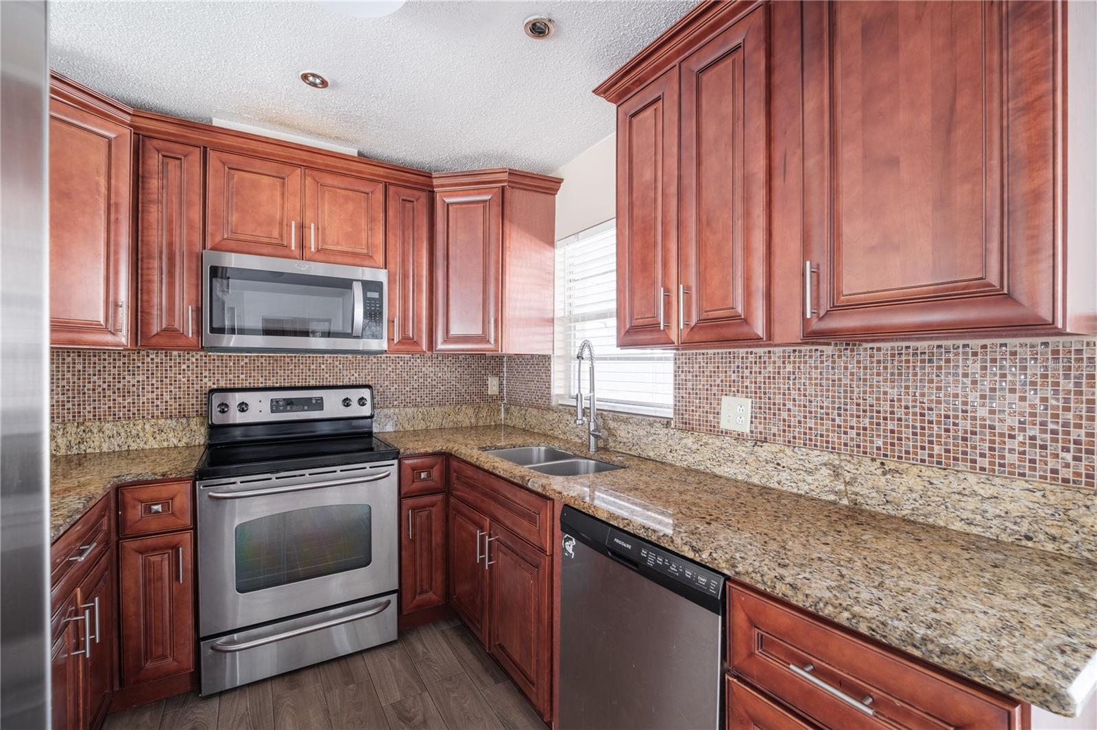 Image 12 of 27 For 107 Citrus Drive